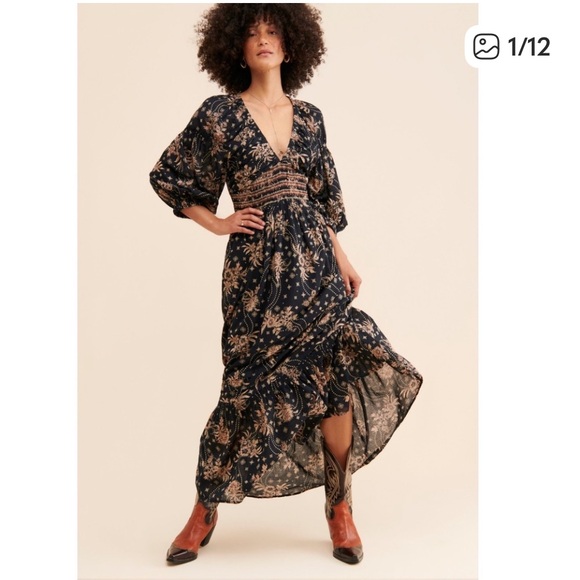 Free People Dresses & Skirts - Like new Free People “Golden Hour” maxi dress size S. Stunning. Deep V. Boho